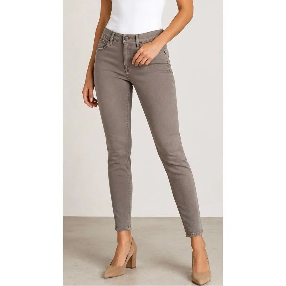 Vince Skinny Jeans Size 28 Dusty Taupe Stretch Denim Quiet Luxury